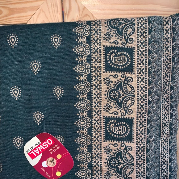 Oswal Collection NWT 100% Pure wool Roshni shawl scarf - Picture 2 of 4
